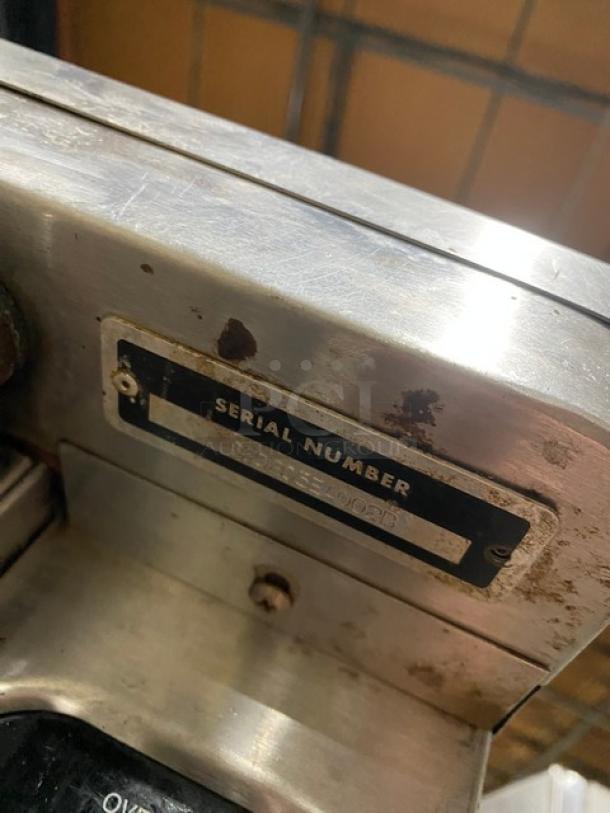 Blodgett Commercial Stainless Steel Natural Gas Powered Double Stacked Dual Flow Convection Oven! With Thermostatic Controls! With Wire Oven Racks! SN: 020205EA002B! 2X Your Bid Makes One Unit! - Image 9 of 10