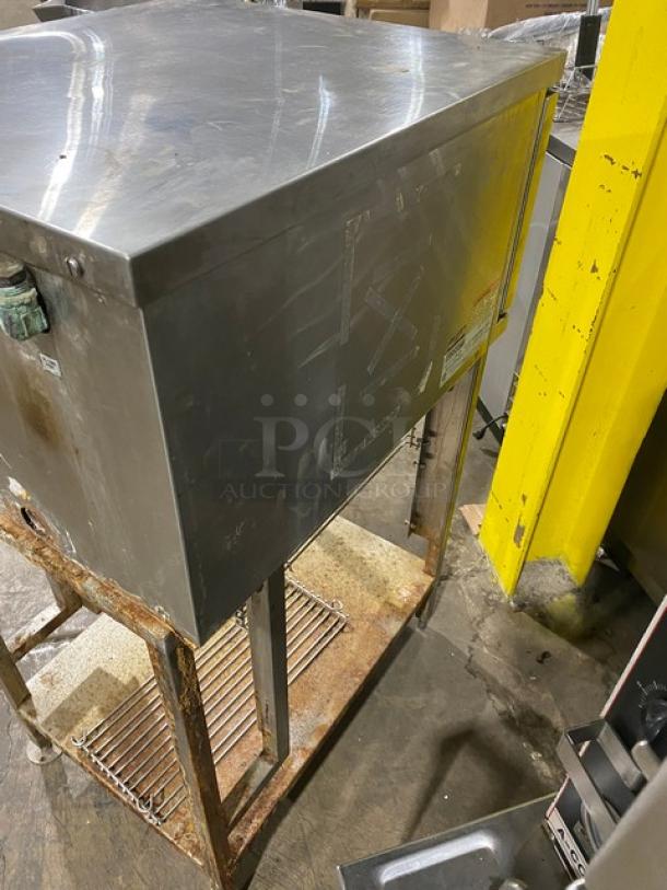 Blodgett Commercial Stainless Steel Electric Powered Half Size Countertop 3-Pan Convection Steamer! With Built In Pan Holding Rack! Model: SN-3E SN: 071307S9011-3327! 208V! With Cleveland Range Heavy-Duty Single Shelf Equipment Stand! On Legs! - Image 4 of 7