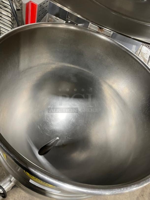 GREAT! Cleveland Range Commercial Stainless Steel Natural Gas Powered 40 Gal. Stationary Steam Kettle! With Gooseneck Faucet! Model: KGL-40 SN: WT4921-99L-01! On Legs! Working When Removed! - Image 5 of 11