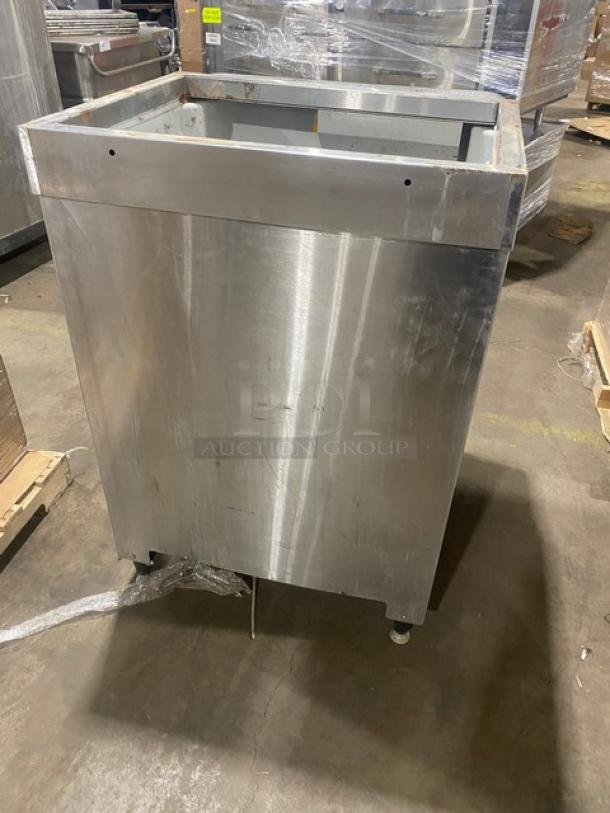 Cornelius Commercial Stainless Steel Electric Powered Countertop Ice/Cold Beverage Dispenser! With 8 UFB-1™ Sanitary Levers! Model: DF250-BC SN: 62A0251DF024! 115V 1 Phase! On Legs! - Image 3 of 13