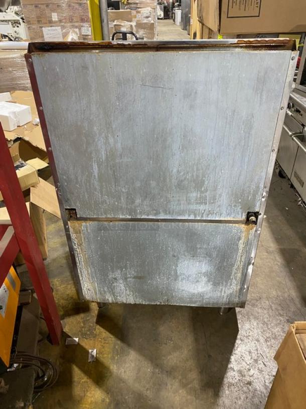 Migali Commercial Stainless Steel Natural Gas Powered Flat Griddle Range/Oven Combo! With Back Splash & Overhead Salamander Shelf! With Wire Oven Racks! On Legs! - Image 3 of 11