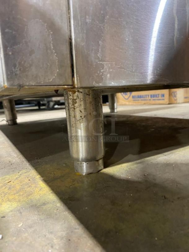 Migali Commercial Stainless Steel Natural Gas Powered Flat Griddle Range/Oven Combo! With Back Splash & Overhead Salamander Shelf! With Wire Oven Racks! On Legs! - Image 11 of 11
