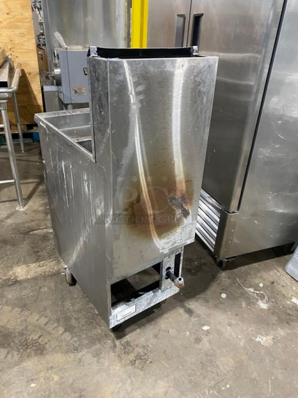 Serv-Ware! 2022 Late Model! Select Series Commercial Stainless Steel Natural Gas Powered 50 Lb. Deep Fat Fryer! With Back Splash & Basket Hanger! Model: SS-SGF-50N SN: 2626182203290004! On Casters! - Image 3 of 11