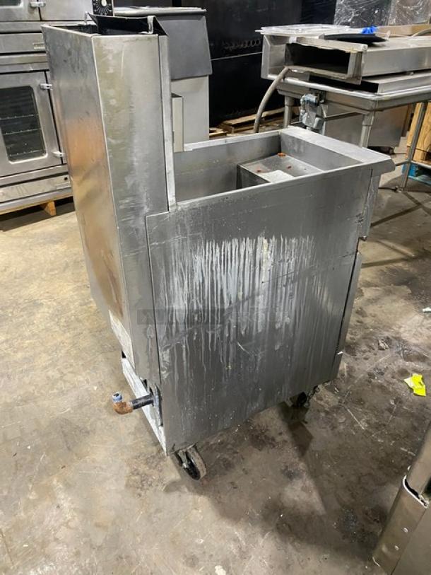 Serv-Ware! 2022 Late Model! Select Series Commercial Stainless Steel Natural Gas Powered 50 Lb. Deep Fat Fryer! With Back Splash & Basket Hanger! Model: SS-SGF-50N SN: 2626182203290004! On Casters! - Image 4 of 11