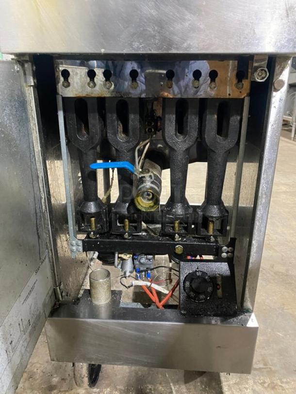 Serv-Ware! 2022 Late Model! Select Series Commercial Stainless Steel Natural Gas Powered 50 Lb. Deep Fat Fryer! With Back Splash & Basket Hanger! Model: SS-SGF-50N SN: 2626182203290004! On Casters! - Image 7 of 11