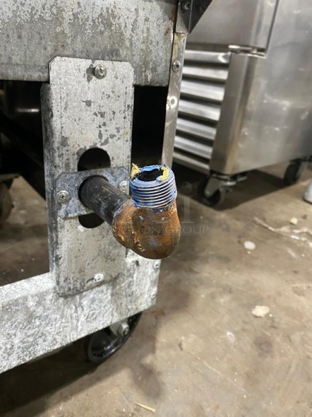 Serv-Ware! 2022 Late Model! Select Series Commercial Stainless Steel Natural Gas Powered 50 Lb. Deep Fat Fryer! With Back Splash & Basket Hanger! Model: SS-SGF-50N SN: 2626182203290004! On Casters! - Image 9 of 11