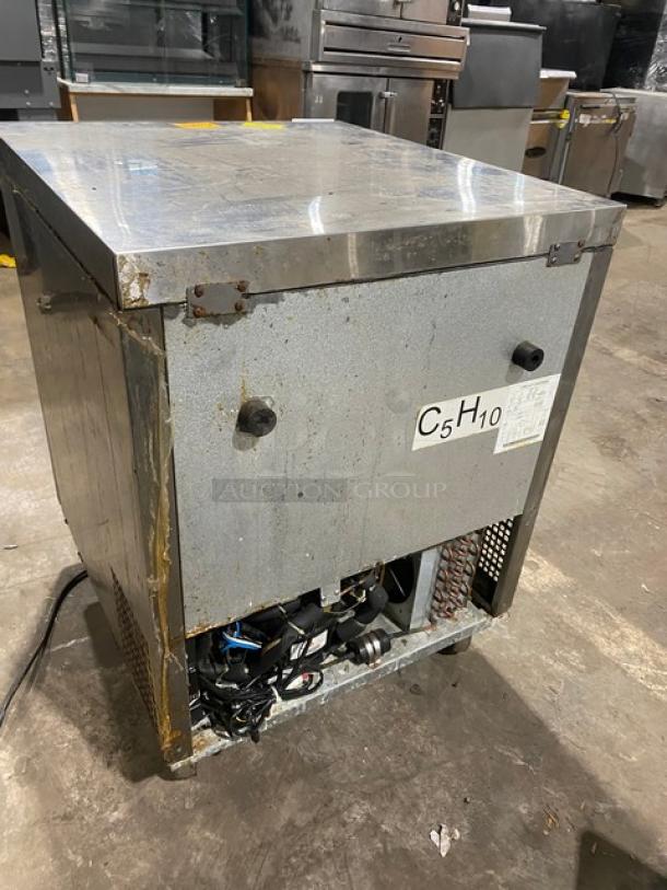 Atosa Commercial Stainless Steel Single Door Undercounter Freezer! With Poly Coated Wire Rack! Model: MGF8405GR SN: MGF8405GRAUS100318071100C40011! 115V 1 Phase! On Casters! - Image 3 of 10