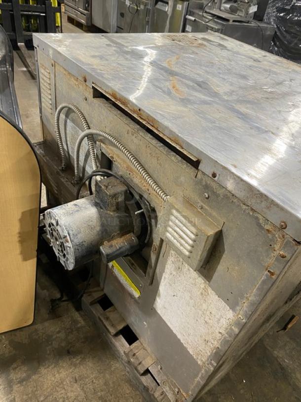 Sunfire Commercial Stainless Steel Natural Gas Powered Single Stack Convection Oven! With Wire Oven Rack! SN: 1109230000217! With Legs! - Image 4 of 9