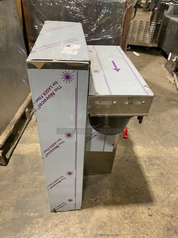 Fetco Commercial Stainless Steel Electric Powered Countertop Twin Automatic Coffee Brewer! With Hot Water Dispenser! Model: CBS-52H20 SN: 6403381590! 120/208/240V 3 Phase! - Image 3 of 6