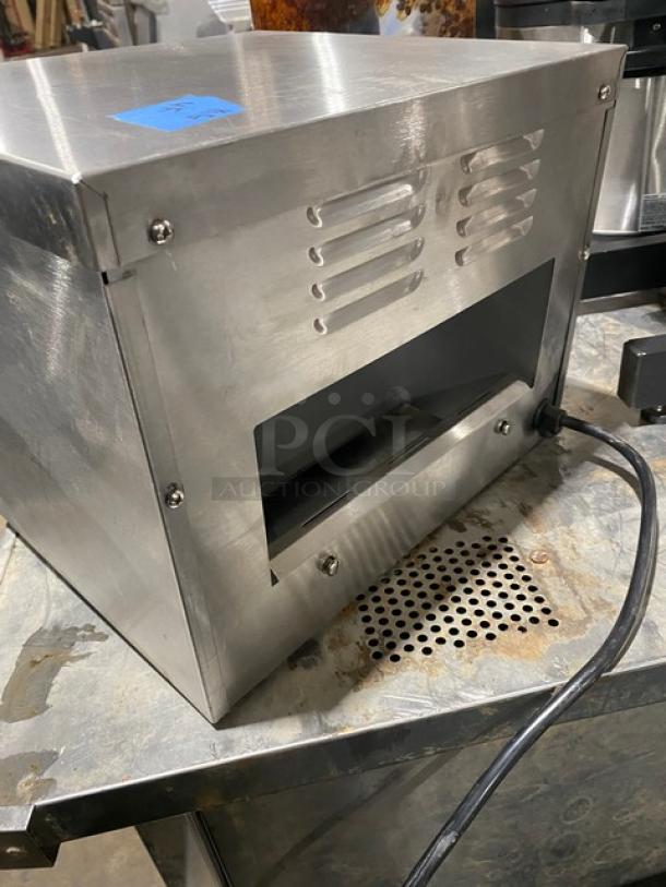 Avantco Commercial Stainless Steel Electric Powered Countertop 10" Wide Conveyor Toaster! With 3" Opening! Model: T140 SN: 32090617T140! 120V! - Image 4 of 8