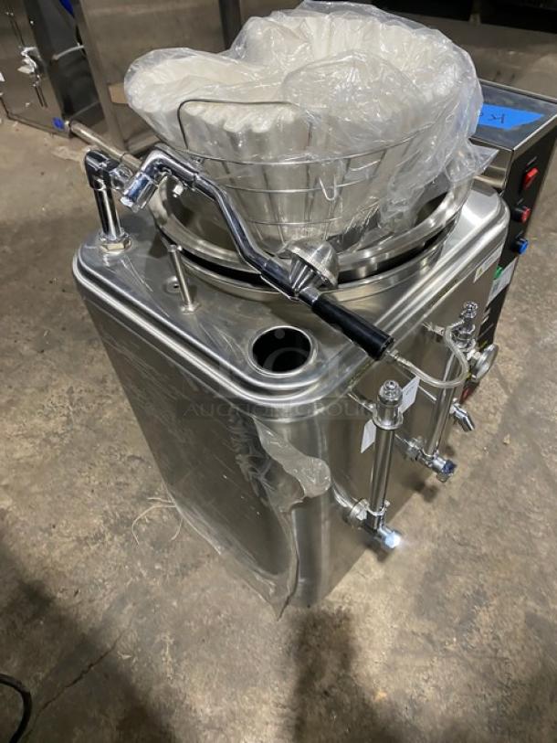 GrindMaster Cecilware Commercial Stainless Steel Electric Powered Countertop Single Automatic 3-Gal Coffee Urn! Model: FE75-N SN: L259108! 120/208V 3 Phase! - Image 2 of 9