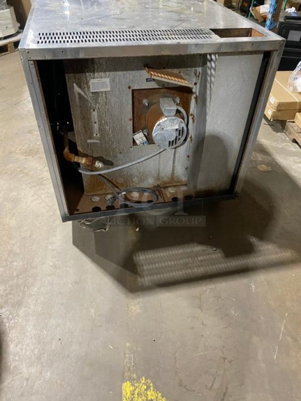 Bakers Pride Cyclone Series Commercial Stainless Steel Natural Gas Powered Single Stack Convection Oven! With Wire Oven Rack! Model: CO11-G1 SN: 326! 120V 1 Phase! - Image 5 of 8
