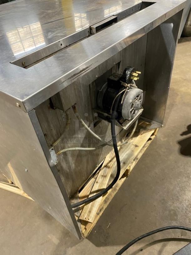 Bakers Pride Commercial Stainless Steel Electric Powered Single Stack Convection Oven! With Wire Oven Rack! With Casters! - Image 3 of 8