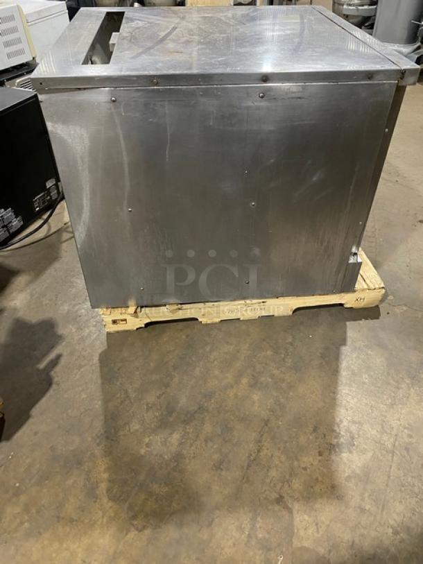 Bakers Pride Commercial Stainless Steel Electric Powered Single Stack Convection Oven! With Wire Oven Rack! With Casters! - Image 4 of 8