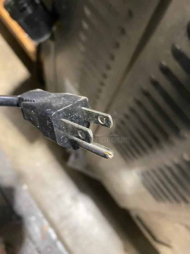 Sam4s Commercial Black Electric Powered Countertop Food Service Cash Register! With Cash Drawer! Model: SPS-320 SN: 1106270040! 120V 1 Phase! - Image 9 of 9