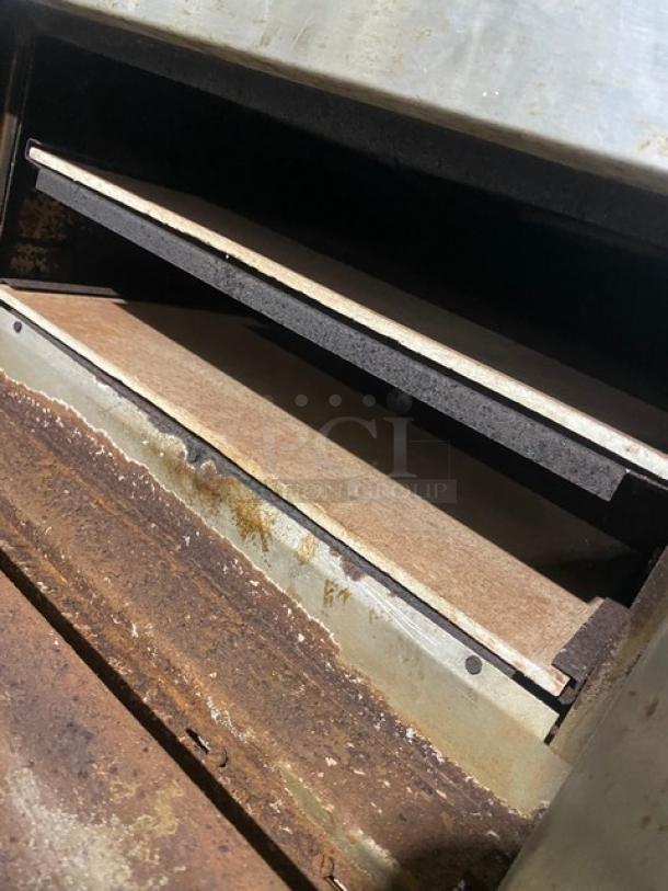 PizzAzzip By Harvic Mfg. Commercial Stainless Steel Electric Powered Countertop Single Superior Pizza Deck Oven! - Image 6 of 7