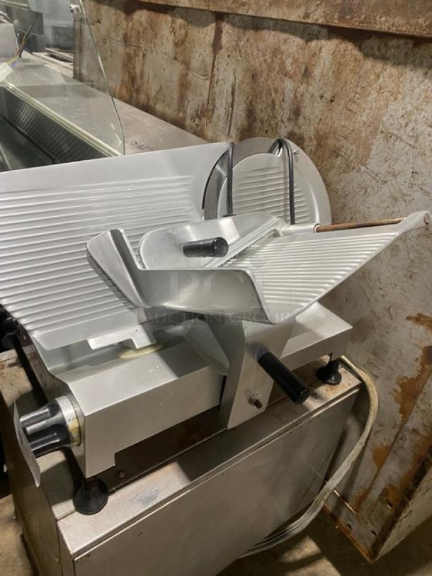 Globe Chefmate Series Commercial Heavy Duty Electric Powered Countertop Deli Meat/Cheese Slicer! Model: GC 12D SN: 132899! 115V 1 Phase! On Legs! - Image 2 of 8