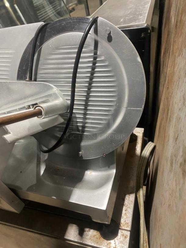 Globe Chefmate Series Commercial Heavy Duty Electric Powered Countertop Deli Meat/Cheese Slicer! Model: GC 12D SN: 132899! 115V 1 Phase! On Legs! - Image 4 of 8