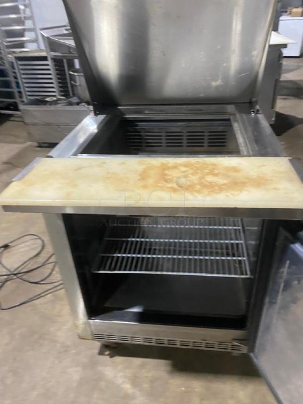 Everest Commercial Stainless Steel Single Door Refrigerated Bain Marie Style Mega Top Salad/Sandwich Prep Table! With Removable Cutting Board! With Poly Coated Wire Rack! Model: EPBR1 SN: EPBR110070008! 115V 1 Phase! On Casters! - Image 5 of 9