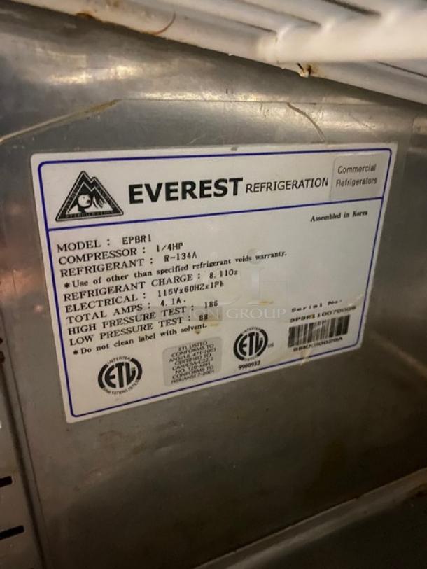 Everest Commercial Stainless Steel Single Door Refrigerated Bain Marie Style Mega Top Salad/Sandwich Prep Table! With Removable Cutting Board! With Poly Coated Wire Rack! Model: EPBR1 SN: EPBR110070008! 115V 1 Phase! On Casters! - Image 7 of 9