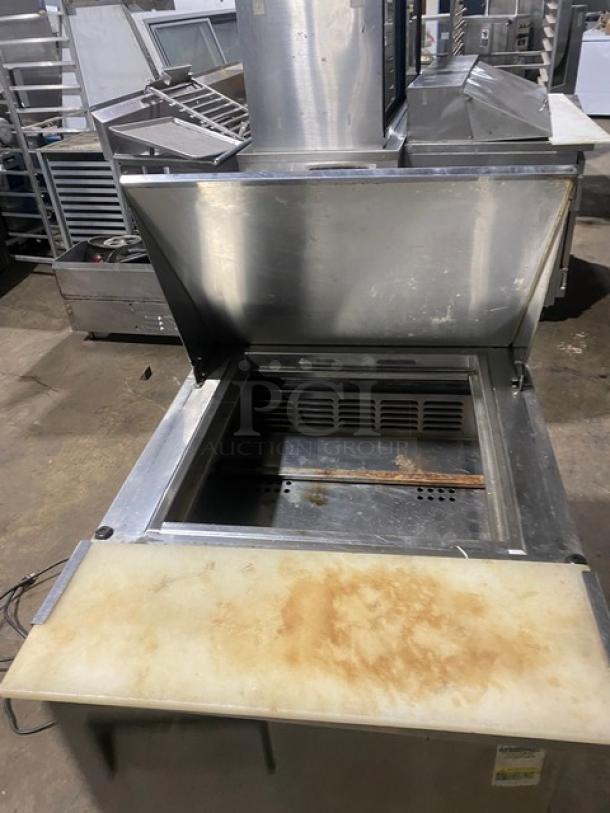 Everest Commercial Stainless Steel Single Door Refrigerated Bain Marie Style Mega Top Salad/Sandwich Prep Table! With Removable Cutting Board! With Poly Coated Wire Rack! Model: EPBR1 SN: EPBR110070008! 115V 1 Phase! On Casters! - Image 8 of 9