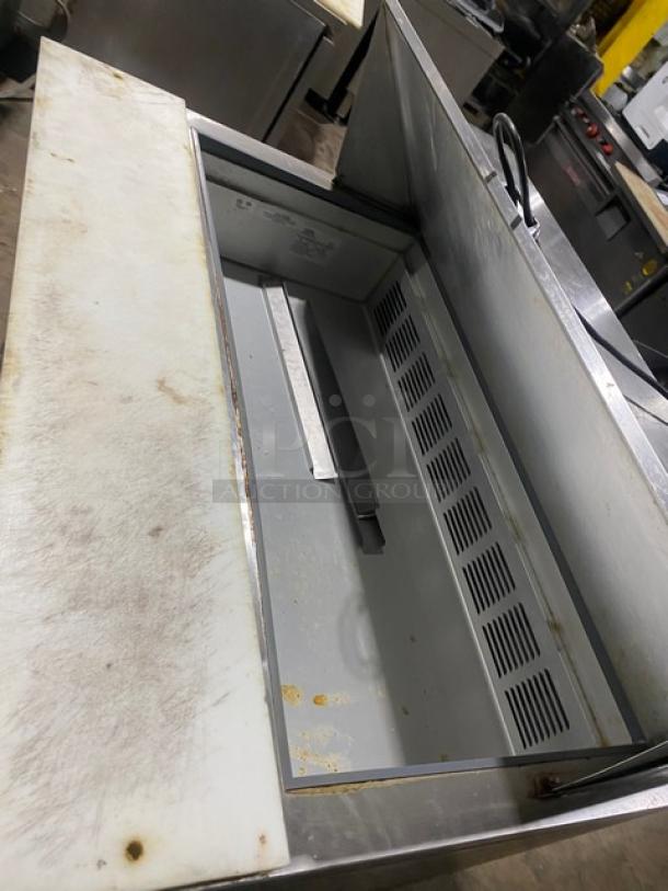 Leader Commercial Stainless Steel 2 Door Refrigerated Bain Marie Style Mega Top Salad/Sandwich Prep Table! With Removable Cutting Board! With Poly Coated Wire Racks! Model: ESLM48 S/C SN: NM08S1315! 115V 1 Phase! On Casters! - Image 8 of 9
