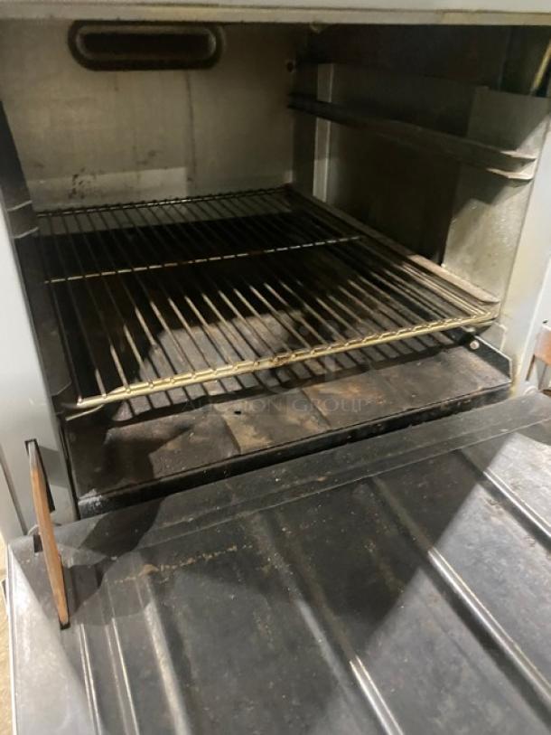 Wolf Commercial Stainless Steel Natural Gas Powered 4 Burner Range/Oven Combo! With Wire Oven Rack! On Legs! - Image 6 of 8