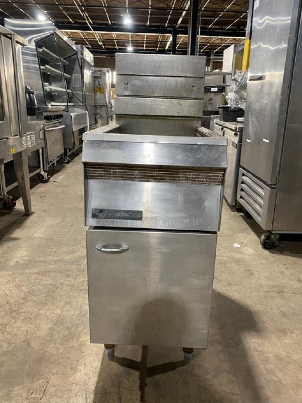 Pitco CP Frialator Series Commercial Stainless Steel Propane Powered 40 Lb. Deep Fat Fryer! With Back Splash & Basket Hanger! Model: 14 SN: 859Y26433CP! On Legs! - Image 1 of 10