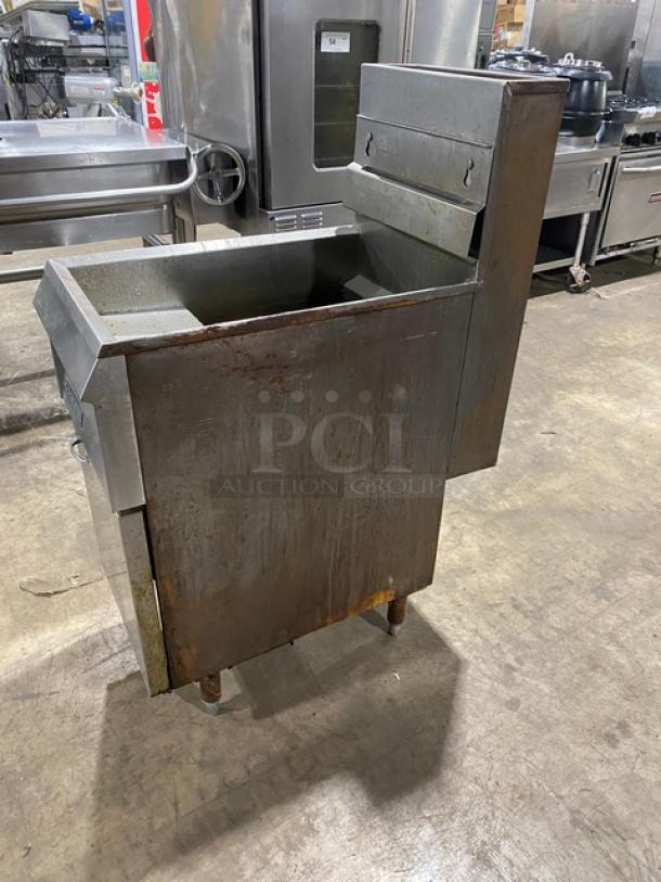 Pitco CP Frialator Series Commercial Stainless Steel Propane Powered 40 Lb. Deep Fat Fryer! With Back Splash & Basket Hanger! Model: 14 SN: 859Y26433CP! On Legs! - Image 2 of 10