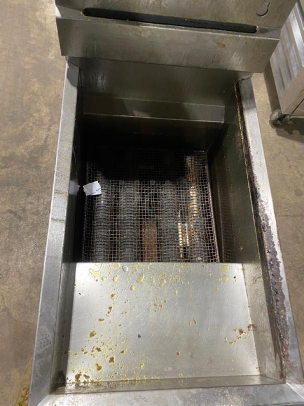 Pitco CP Frialator Series Commercial Stainless Steel Propane Powered 40 Lb. Deep Fat Fryer! With Back Splash & Basket Hanger! Model: 14 SN: 859Y26433CP! On Legs! - Image 5 of 10