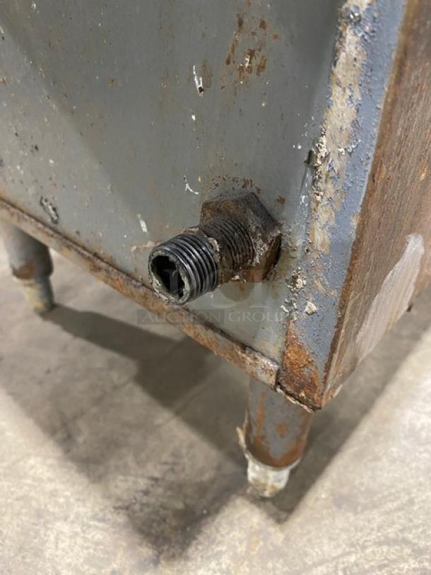 Pitco CP Frialator Series Commercial Stainless Steel Propane Powered 40 Lb. Deep Fat Fryer! With Back Splash & Basket Hanger! Model: 14 SN: 859Y26433CP! On Legs! - Image 10 of 10