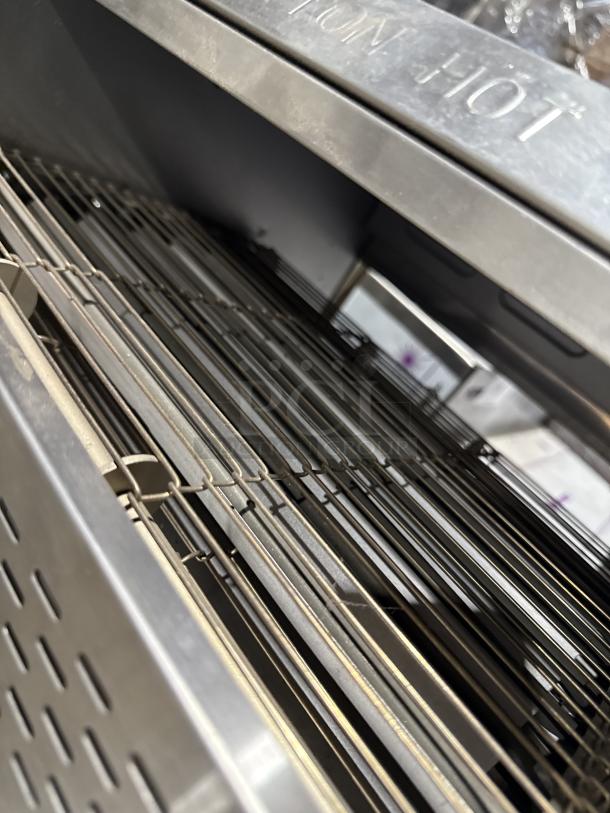 AvaToast Commercial Stainless Steel Electric Powered Countertop Conveyor Toaster! With 3" Opening! Model: TT-450-208 SN: 33327184T3600B! 208V! - Image 4 of 7