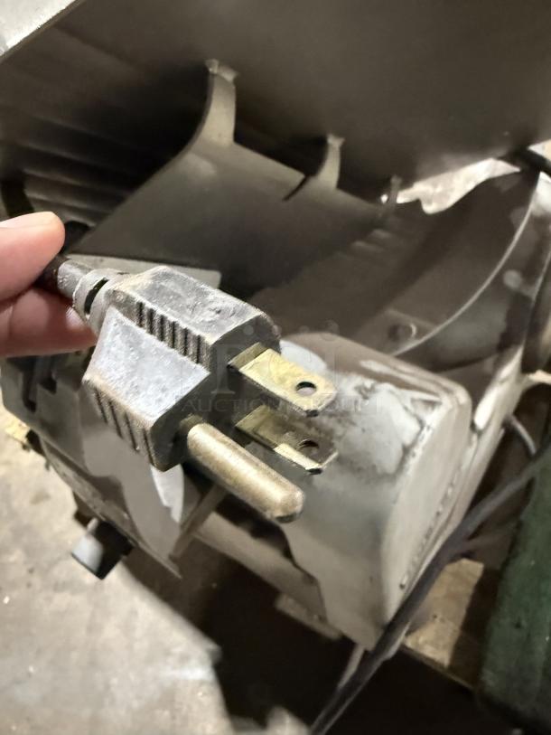 Hobart Commercial Heavy Duty Electric Powered Countertop Manual Deli Meat Slicer! 120V 1 Phase! On Legs! - Image 8 of 8