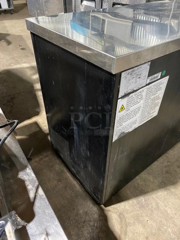L & J NY Commercial Black Double Glass Door Refrigerated Back Bar Beverage Cooler! With Stainless Steel Worktop! With Poly Coated Wire Racks! Model: JBB-60G-SD SN: LJR190227! - Image 4 of 10