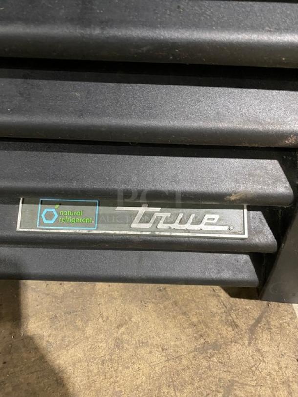 True Pepsi Style Commercial Single Glass Door Reach In Merchandiser Refrigerator! With Poly Coated Wire Racks! Model: GDM-26-HC~TSL01 SN: 9224248! 115V 1 Phase! - Image 7 of 8