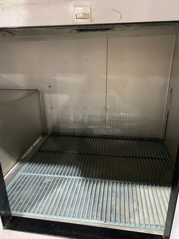 Leader Commercial Stainless Steel 2 Door Refrigerated Bain Marie Style Mega Top Pizza Prep Table! With Poly Coated Wire Rack! On Casters! - Image 7 of 11
