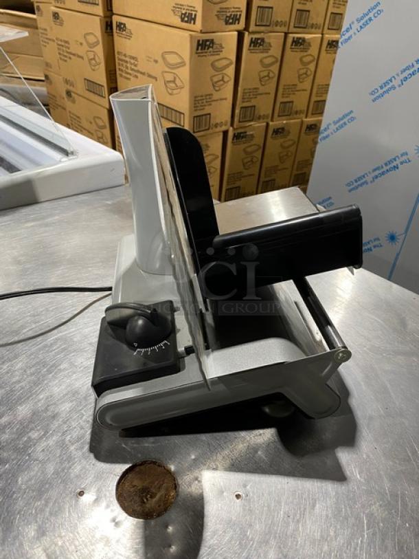 Cooks Commercial Electric Powered Countertop Meat/Deli Slicer! Model: FS-9001A! 120V! - Image 4 of 8