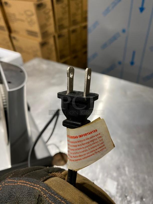 Cooks Commercial Electric Powered Countertop Meat/Deli Slicer! Model: FS-9001A! 120V! - Image 8 of 8