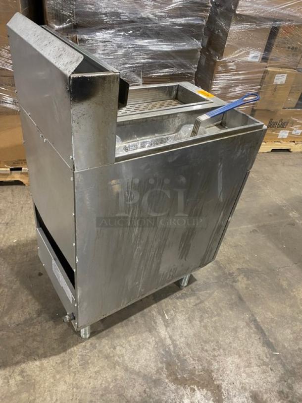 American Range Commercial Stainless Steel Natural Gas Powered Deep Fat Fryer! With Built-In Dump Station! Woth Back Splash & Basket Hanger! With Frying Basket! Model: AF-25DS SN: 181212-53916! On Legs! - Image 4 of 13