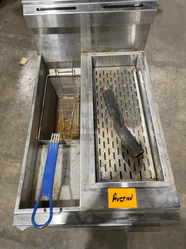 American Range Commercial Stainless Steel Natural Gas Powered Deep Fat Fryer! With Built-In Dump Station! Woth Back Splash & Basket Hanger! With Frying Basket! Model: AF-25DS SN: 181212-53916! On Legs! - Image 5 of 13