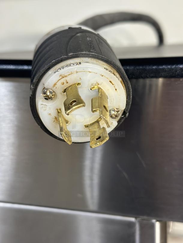 One Bunn Commercial Coffee Maker Model # ICB Twin SH  120/240 Volt 20X21X34 Working when removed - Image 4 of 4