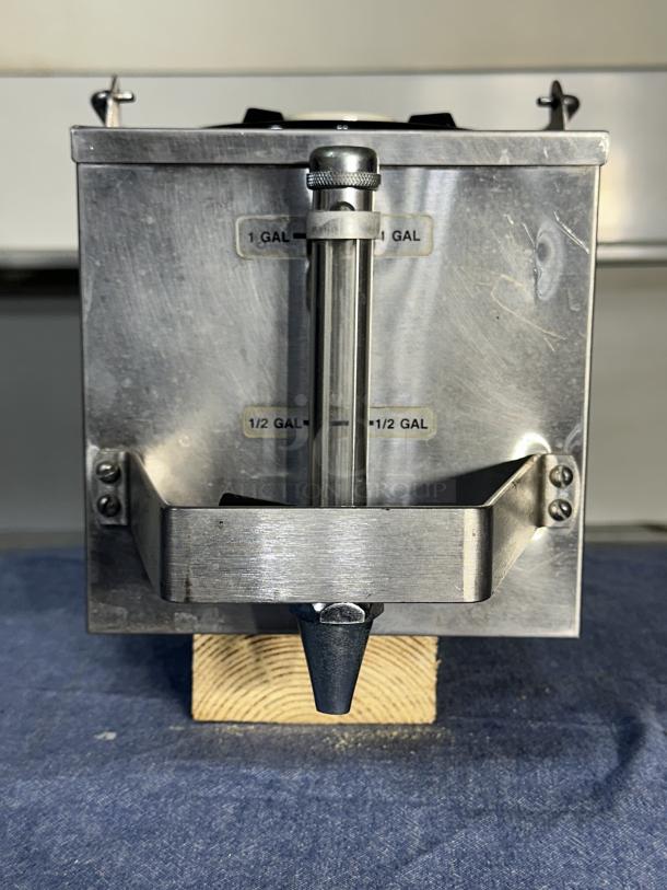 One Bunn Portable Coffee Server, 1 Gallon, Model # 1GPR, Pail Handle, 7X13X8 - Image 1 of 2