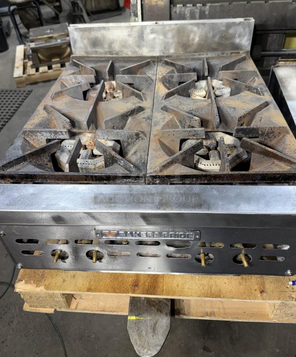Bakers Pride 4 Burner Tabletop Commercial Stove, Model# X0B-424, 24X31X18 GAS Stove - Image 5 of 5