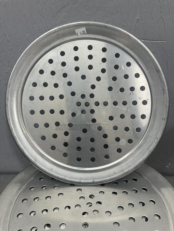 NEW 12" round Aluminum Pizza Pan - Image 1 of 2