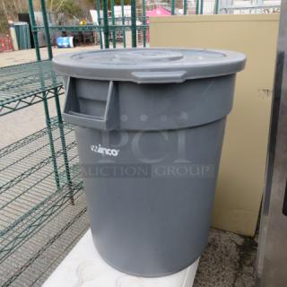 One Winco 32 Gallon Trash Can With Lid.