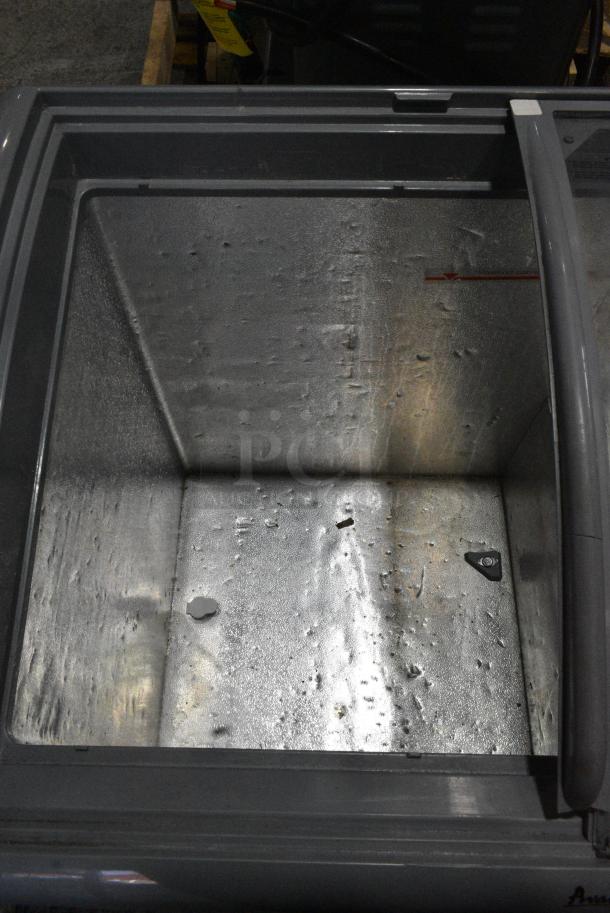 2021 Avanti CFC836Q0WG Metal Commercial Chest Freezer Merchandiser. 115 Volts, 1 Phase. Tested and Working! - Image 3 of 6