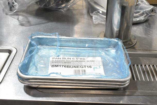 7 BRAND NEW SCRATCH AND DENT! Items Including 3 BM176BUNEGT16 Baker's Lane Heavy-Duty Eighth Size 16 Gauge 6 1/2" x 9 1/2" Wire in Rim Aluminum Bun / Sheet Pan and Stainless Steel Drop In Bins. 7 Times Your Bid! - Image 2 of 4