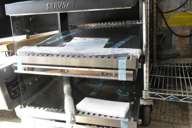 BRAND NEW SCRATCH AND DENT! ServIt 423OAM65D Metal Commercial 24" Full Service Slanted 2-Shelf Countertop Heated Display Merchandiser. 120 Volts, 1 Phase. Tested and Working! - Image 4 of 8
