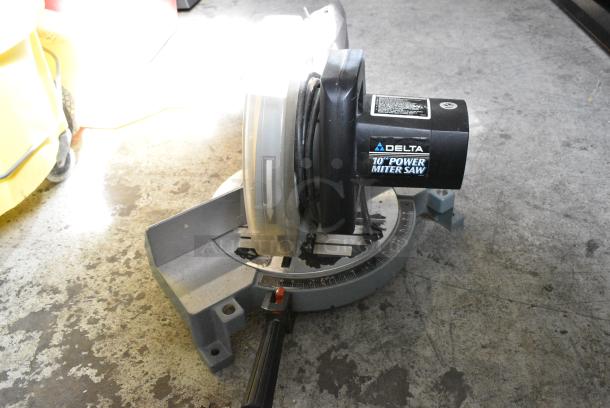 Delta 36-070 10" Power Miter Saw. 115 Volts, 1 Phase. Tested and Working! - Image 5 of 8
