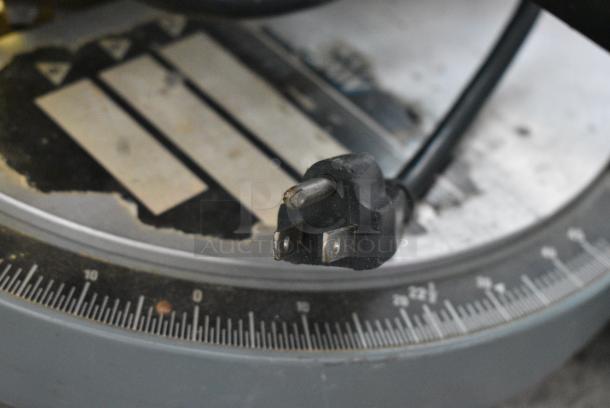 Delta 36-070 10" Power Miter Saw. 115 Volts, 1 Phase. Tested and Working! - Image 7 of 8